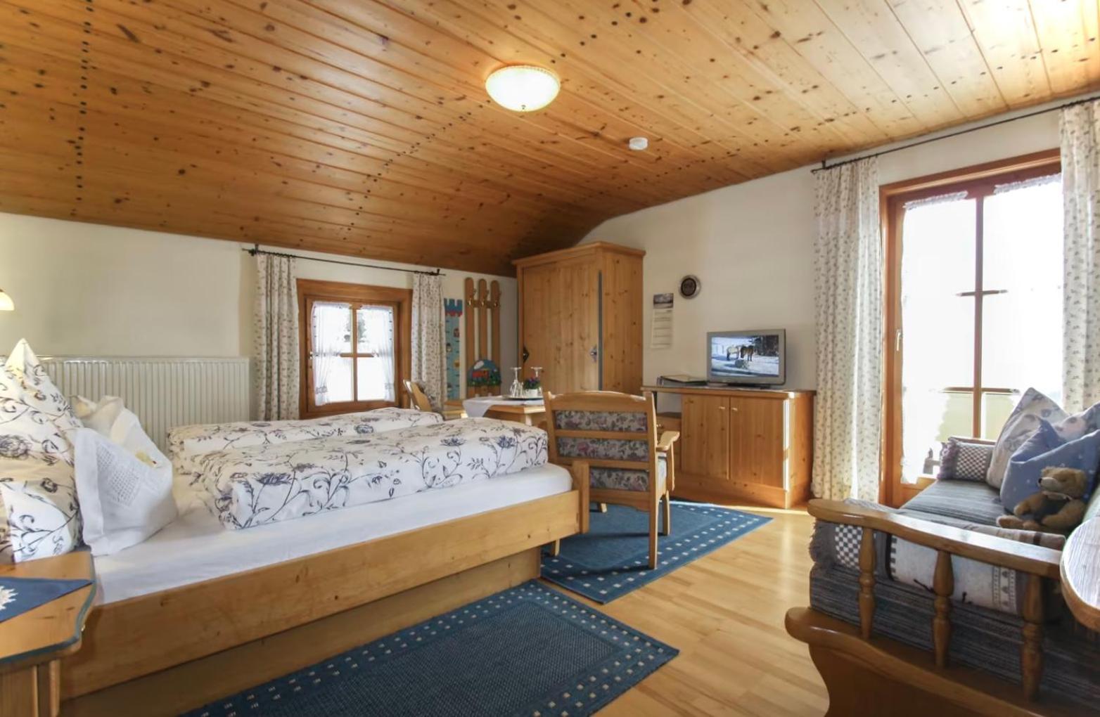 Gaestehaus Herbstbauernhof Siegsdorf Exterior photo